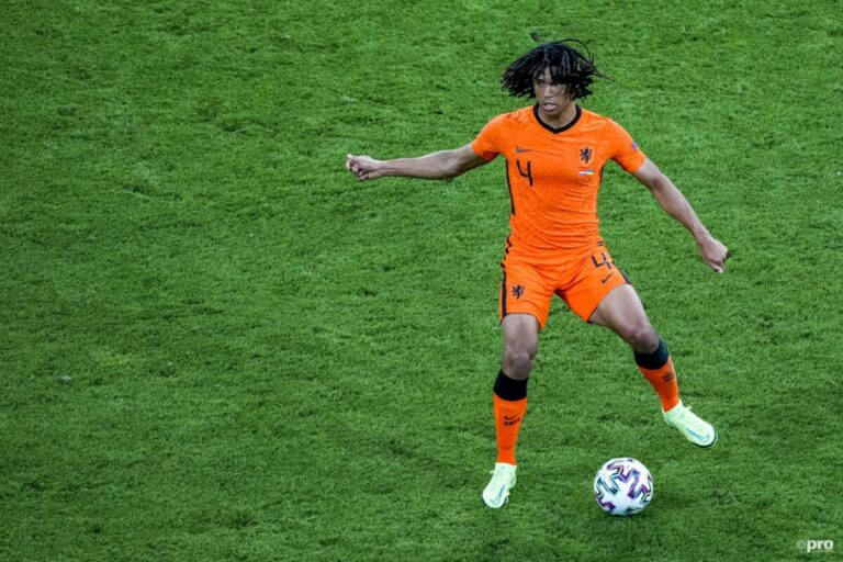 Nathan Ak En Het Nederlands Elftal Mee Met Oranje