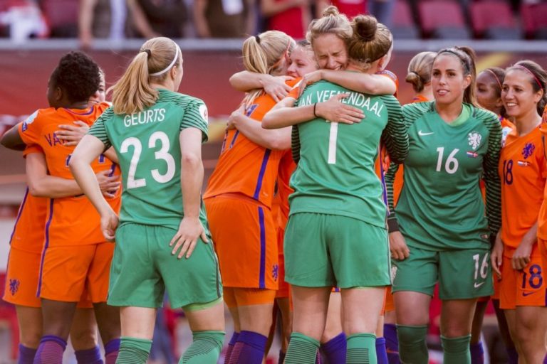 Oranje-keepster voorlopig met pensioen